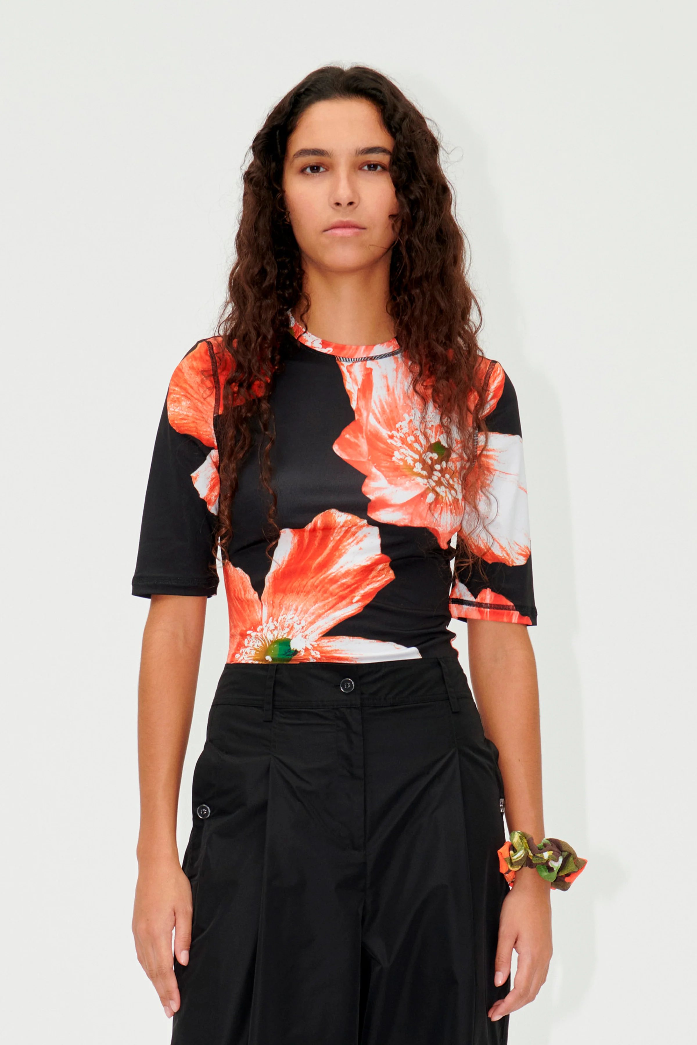 SGMinerva T-shirt - Opium Poppies - Image 3