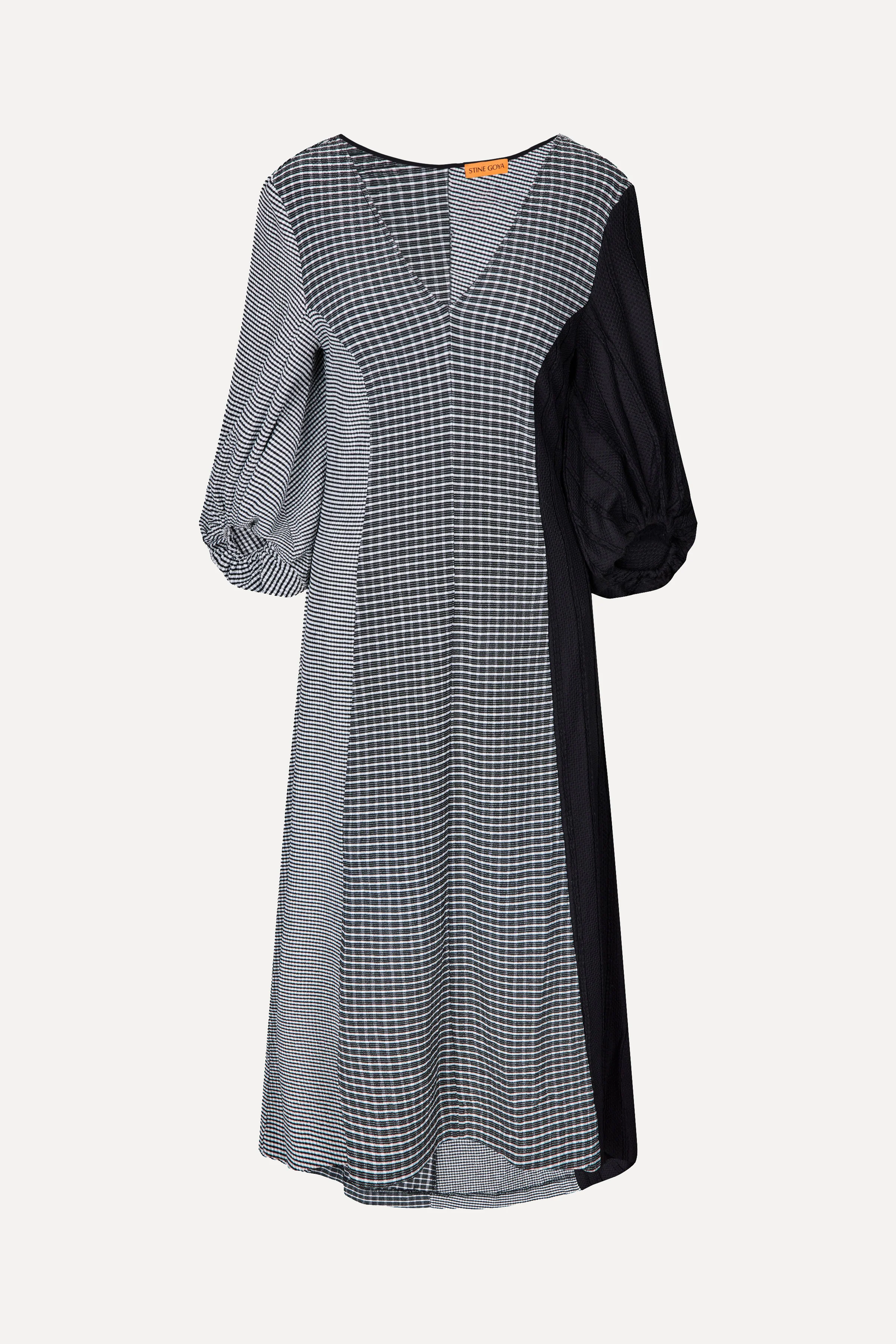 Three-Quarter Sleeve Midi Dress - Black / White