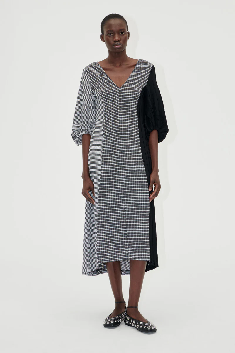 Three-Quarter Sleeve Midi Dress - Black / White - Image 3